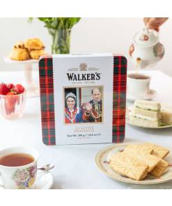 Walkers Will Kate Lge 02